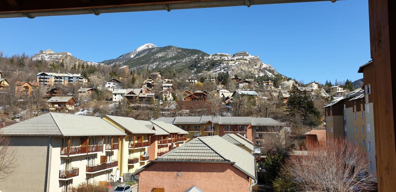Joli T2 + Coin Montagne + Garage Lägenhet Briançon Exteriör bild